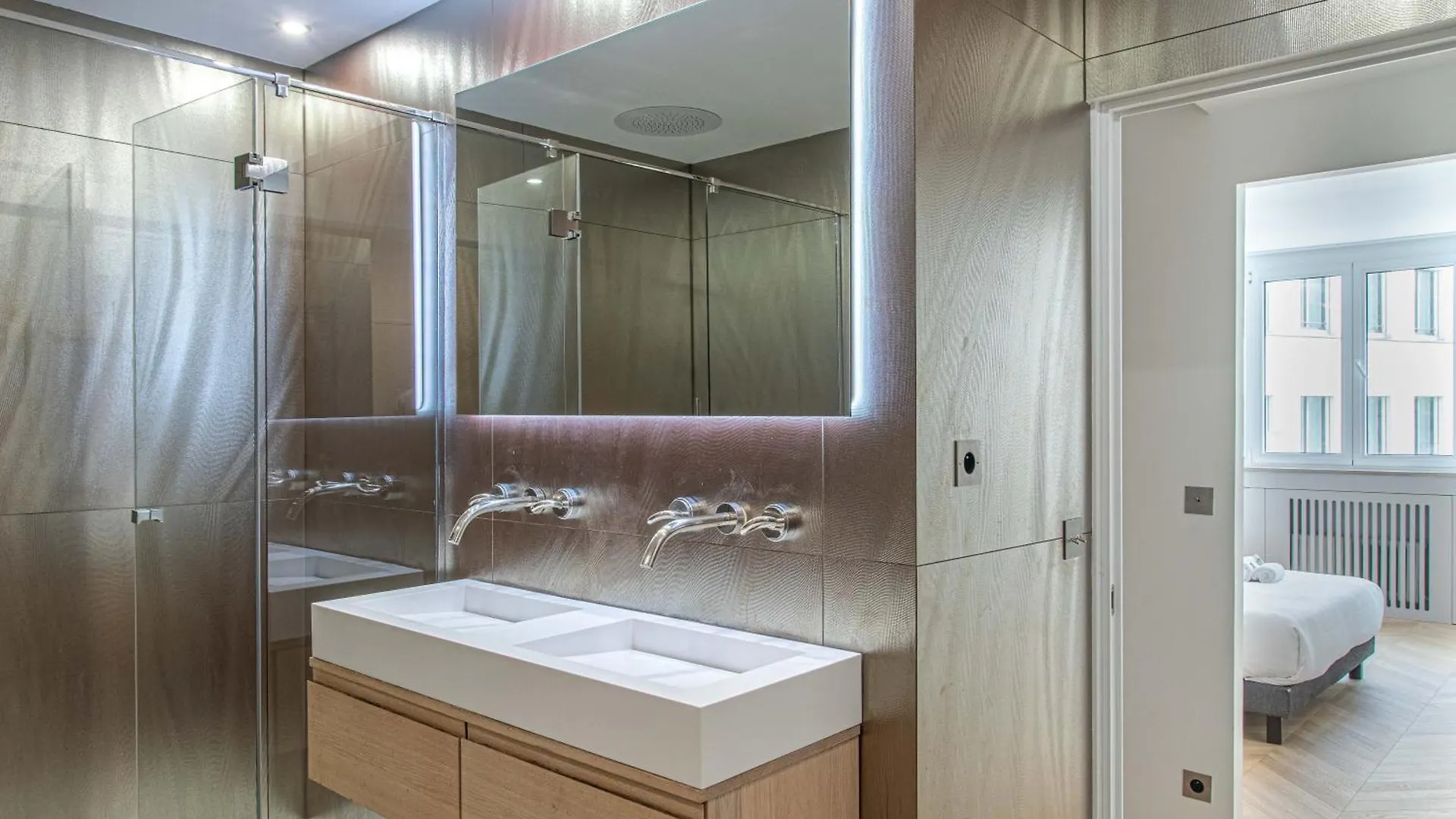 Lavie Maison : A C & Eiffel Tower View Apartment Paris