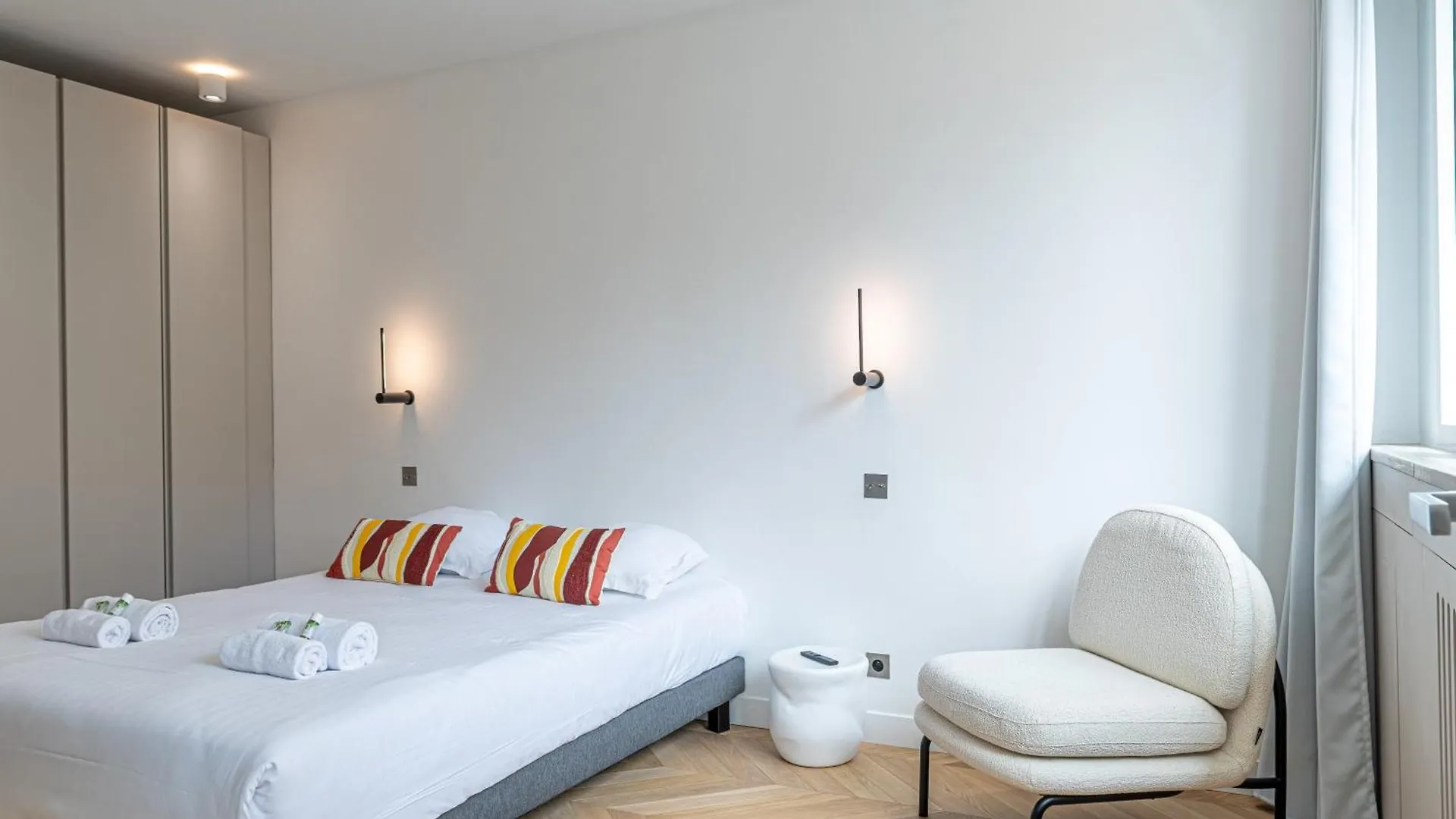 Lavie Maison : A C & Eiffel Tower View Apartment Paris