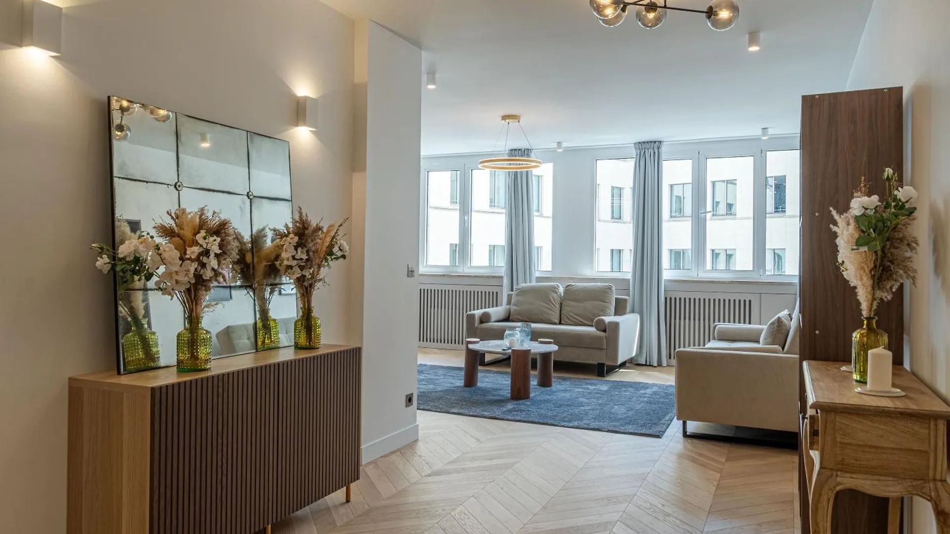 Lavie Maison : A C & Eiffel Tower View Apartment Paris