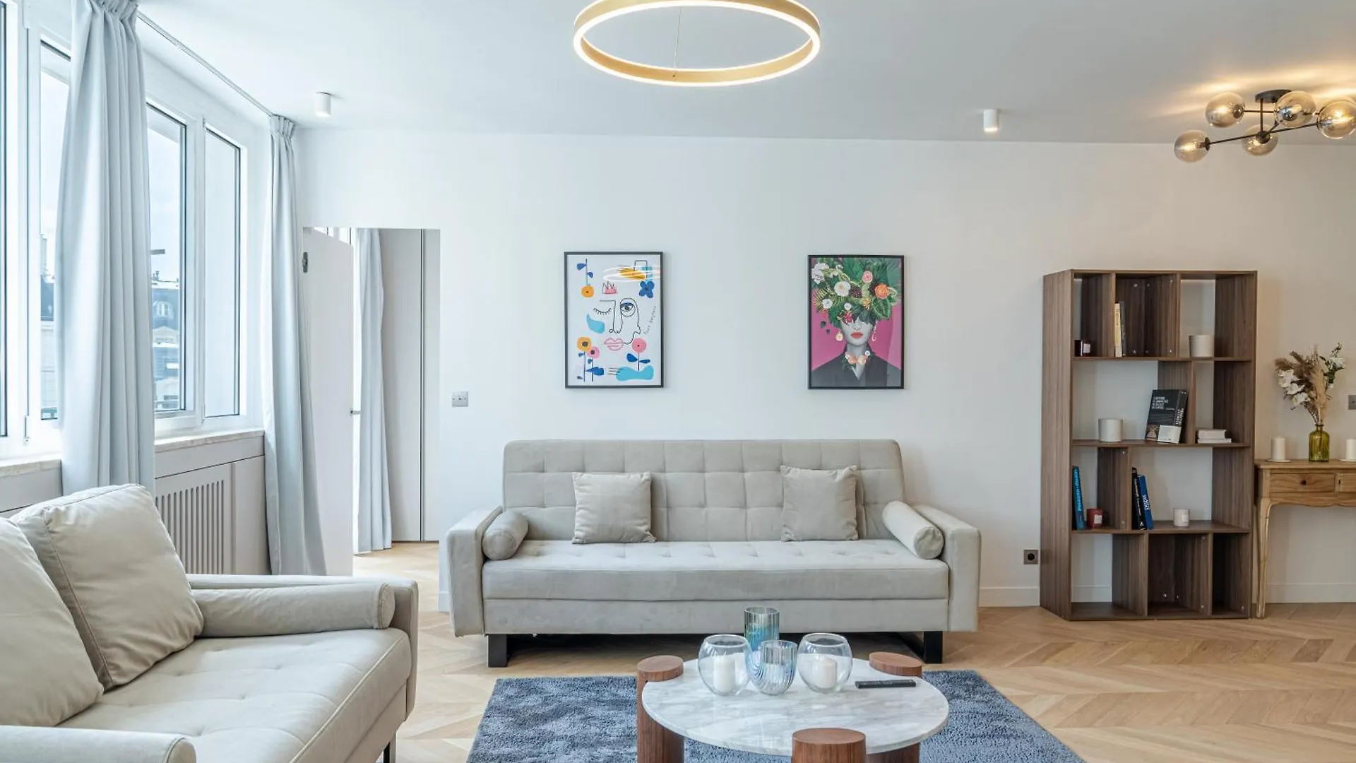 Lavie Maison : A C & Eiffel Tower View Apartment Paris France