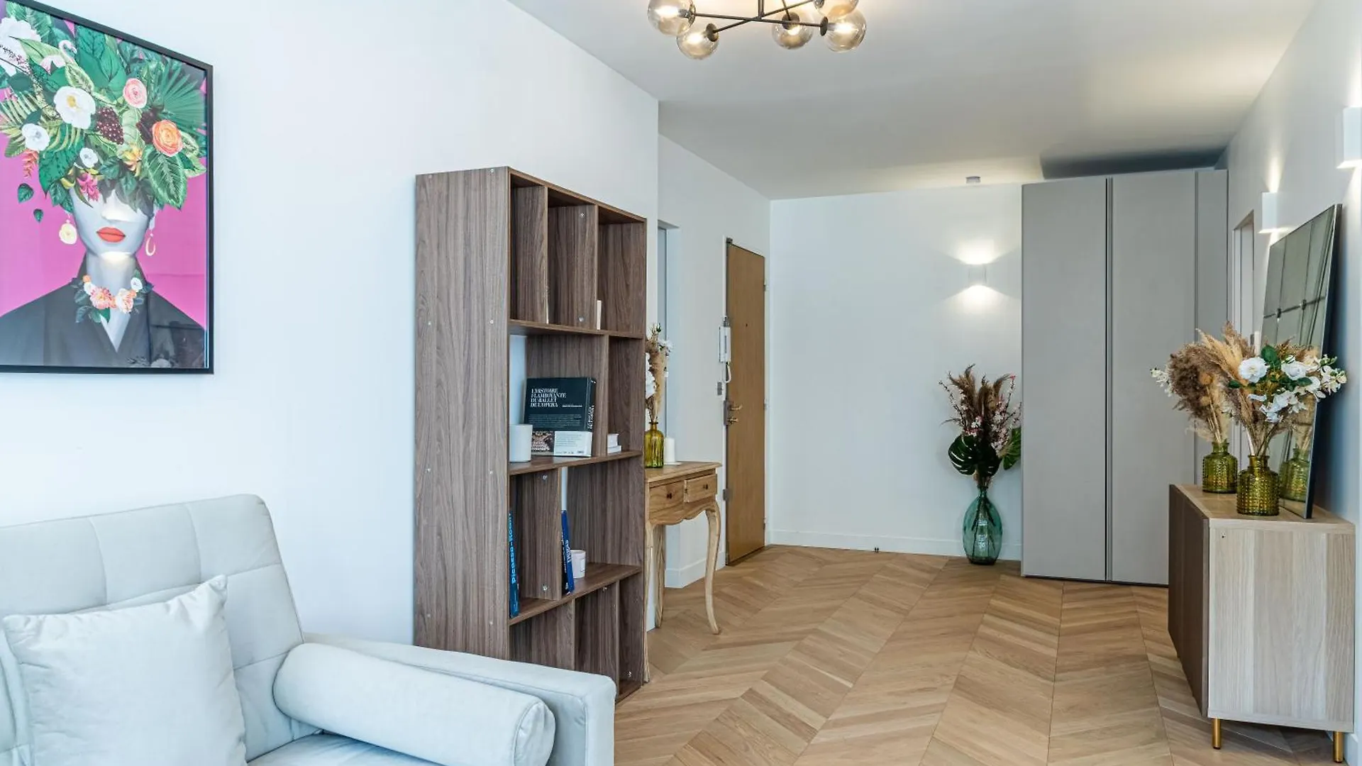 Lavie Maison : A C & Eiffel Tower View Apartment Paris