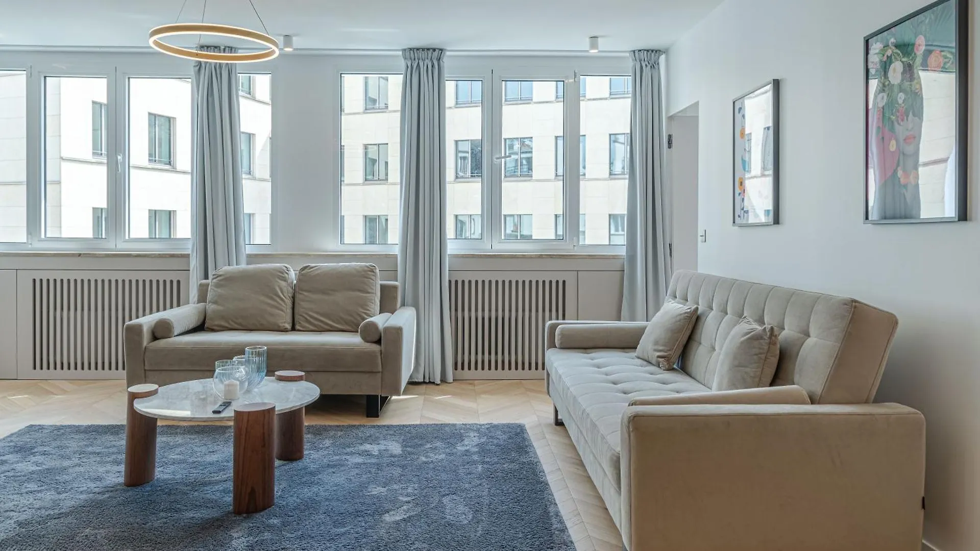 Lavie Maison : A C & Eiffel Tower View Apartment Paris